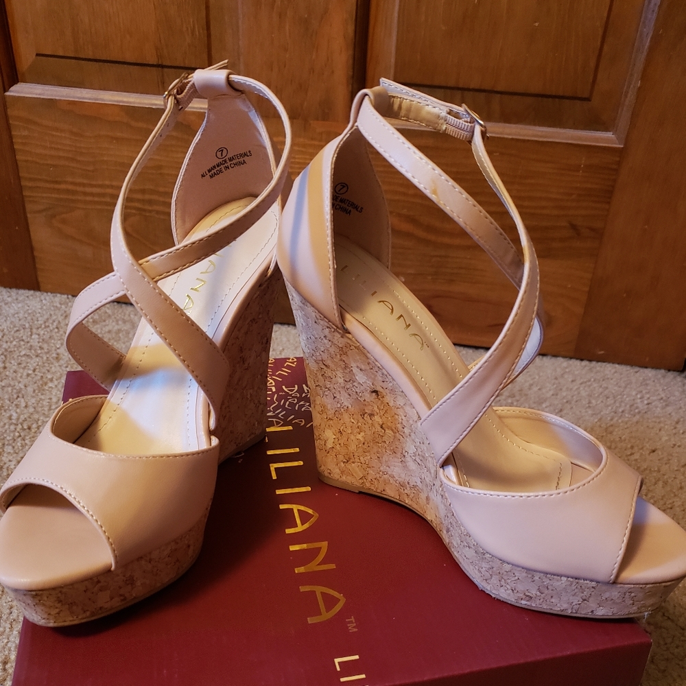 Super cute heels, LIKE NEW